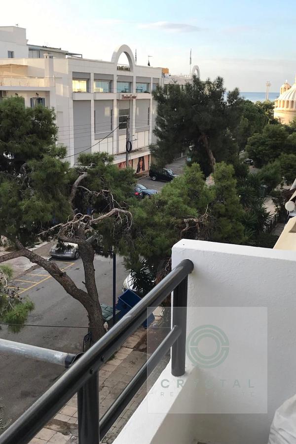Γλυφάδα παραλία.Διαμέρισμα επιπλωμενο για σεζον